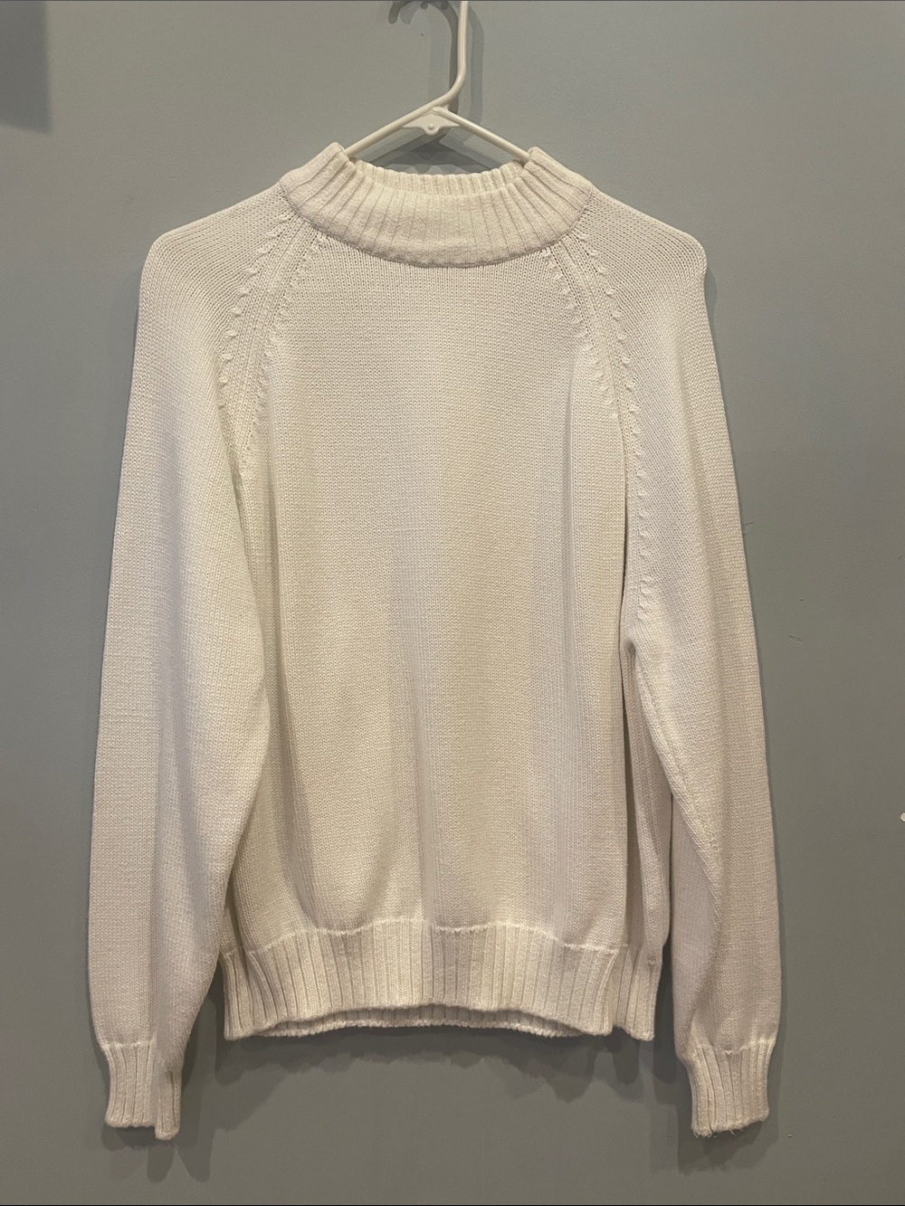Classic White Women's Knit Sweater vintage made in USA